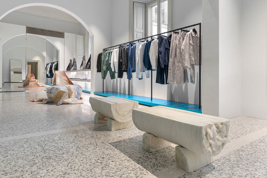 ISSEY MIYAKE / MILAN 特別展「The Paper Log: Shell and Core(ザ・ペーパーログ:膜と核)」開 – isseymiyake.com