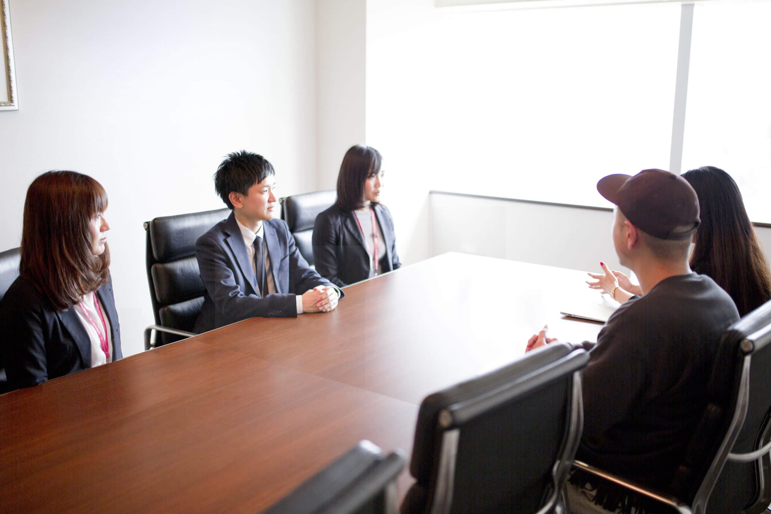 NTTデータ様会議室にて