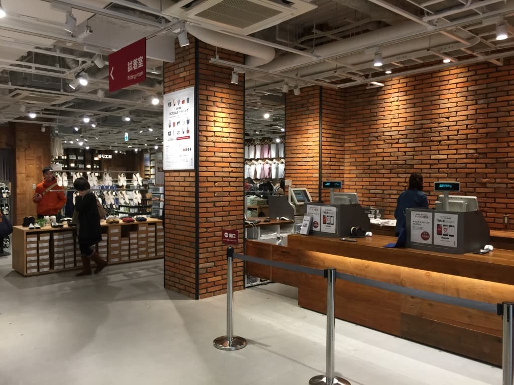 無印良品 天神大名店 レジ周り