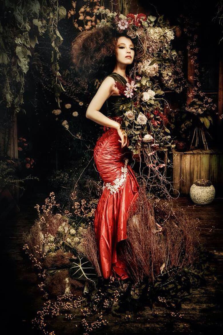 model:yuzuki Aizawa, flower art(花衣):今井陽月, flower art(空間):JOCA, photograph:中島洸一, Hair make:SAYA