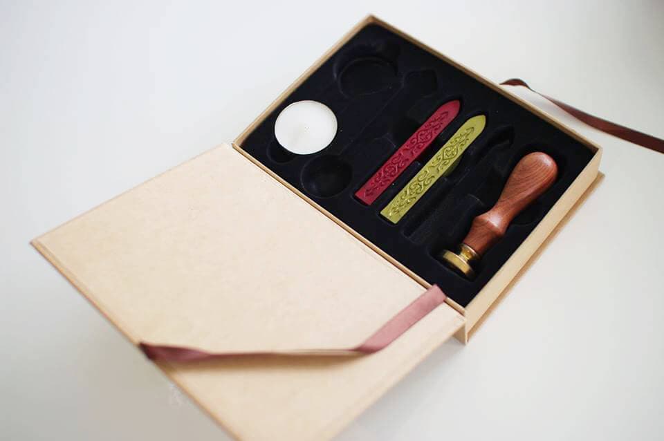 sealing_wax_box