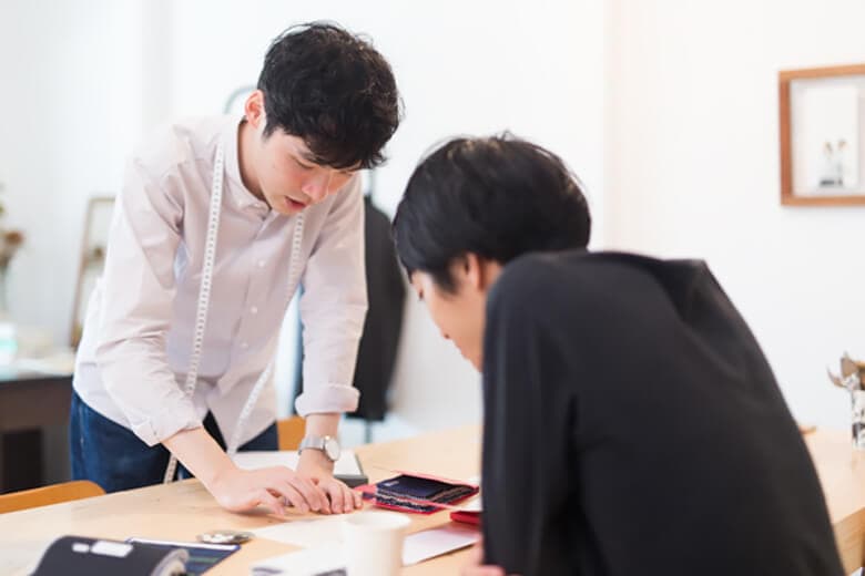 photo : Koichiro Fujimoto 引用元:holo shirts 公式サイト