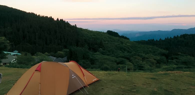 camp_field780