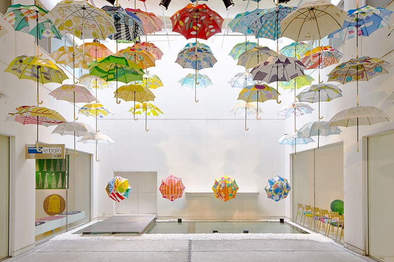 「鈴木マサルのテキスタイル」展示の様子(GALLERY le bain/東京)2015年