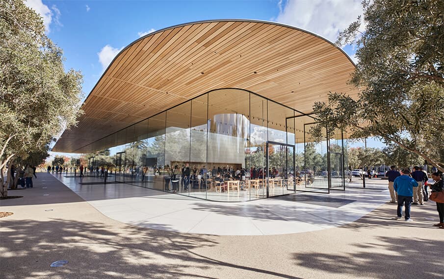 Apple新本社のビジターセンターに並ぶ、日本製椅子「HIROSHIMAアームチェア」
