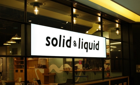 本屋の枠に収まらない「solid & liquid」で本との出会いを楽しむ