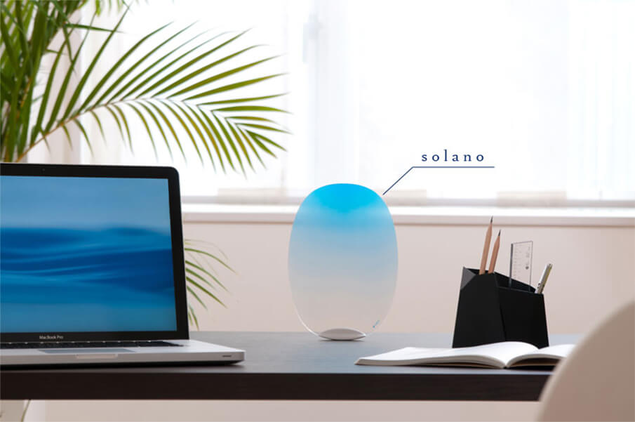 職人の技と現代のデザインを融合させた、自立するうちわ「solano」